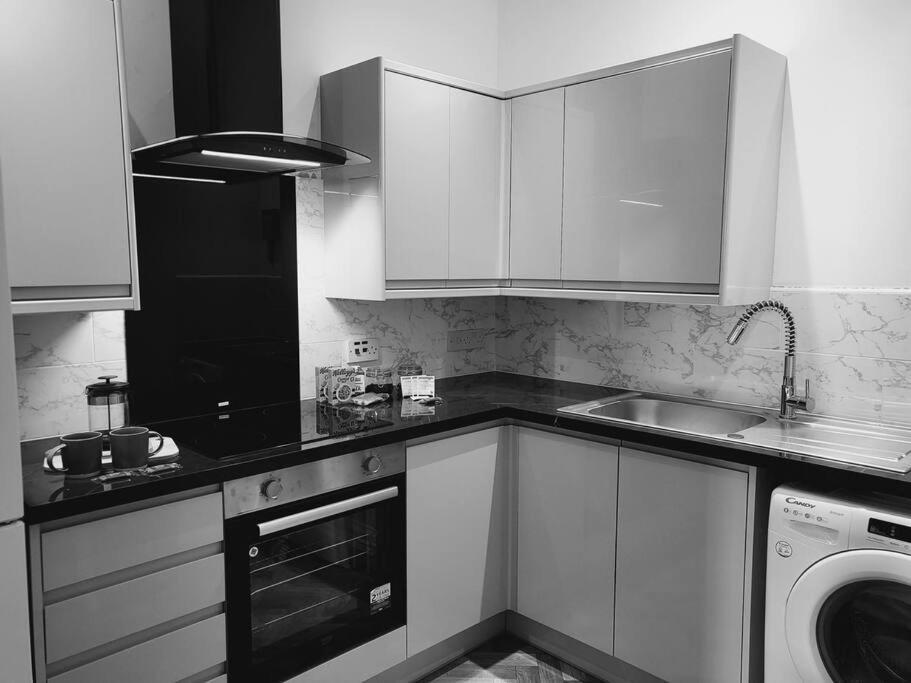 Апартаменты High Street, 2 Bed, Newly Refurb Лимингтон Экстерьер фото