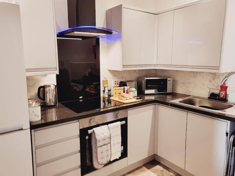 Апартаменты High Street, 2 Bed, Newly Refurb Лимингтон Экстерьер фото